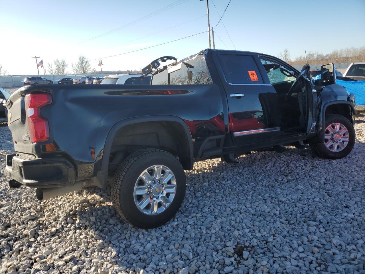 2024 CHEVROLET SILVERADO - Image 3