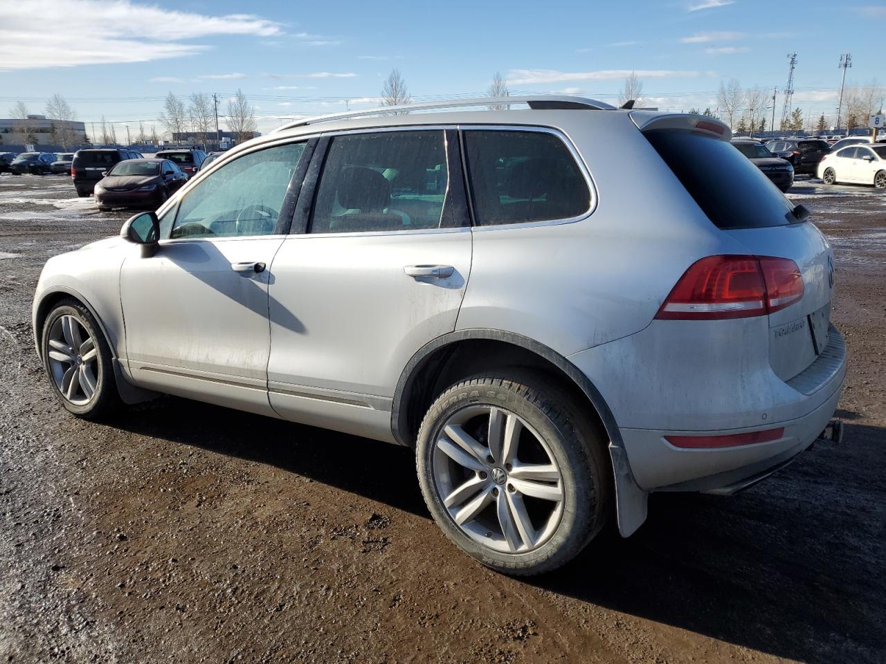 2013 VOLKSWAGEN TOUAREG V6 - Image 2