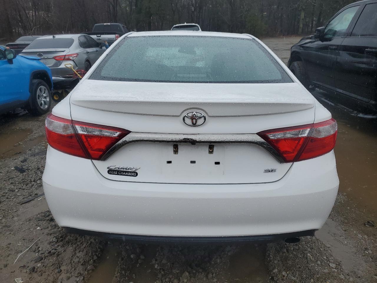 2017 TOYOTA CAMRY LE - Image 6