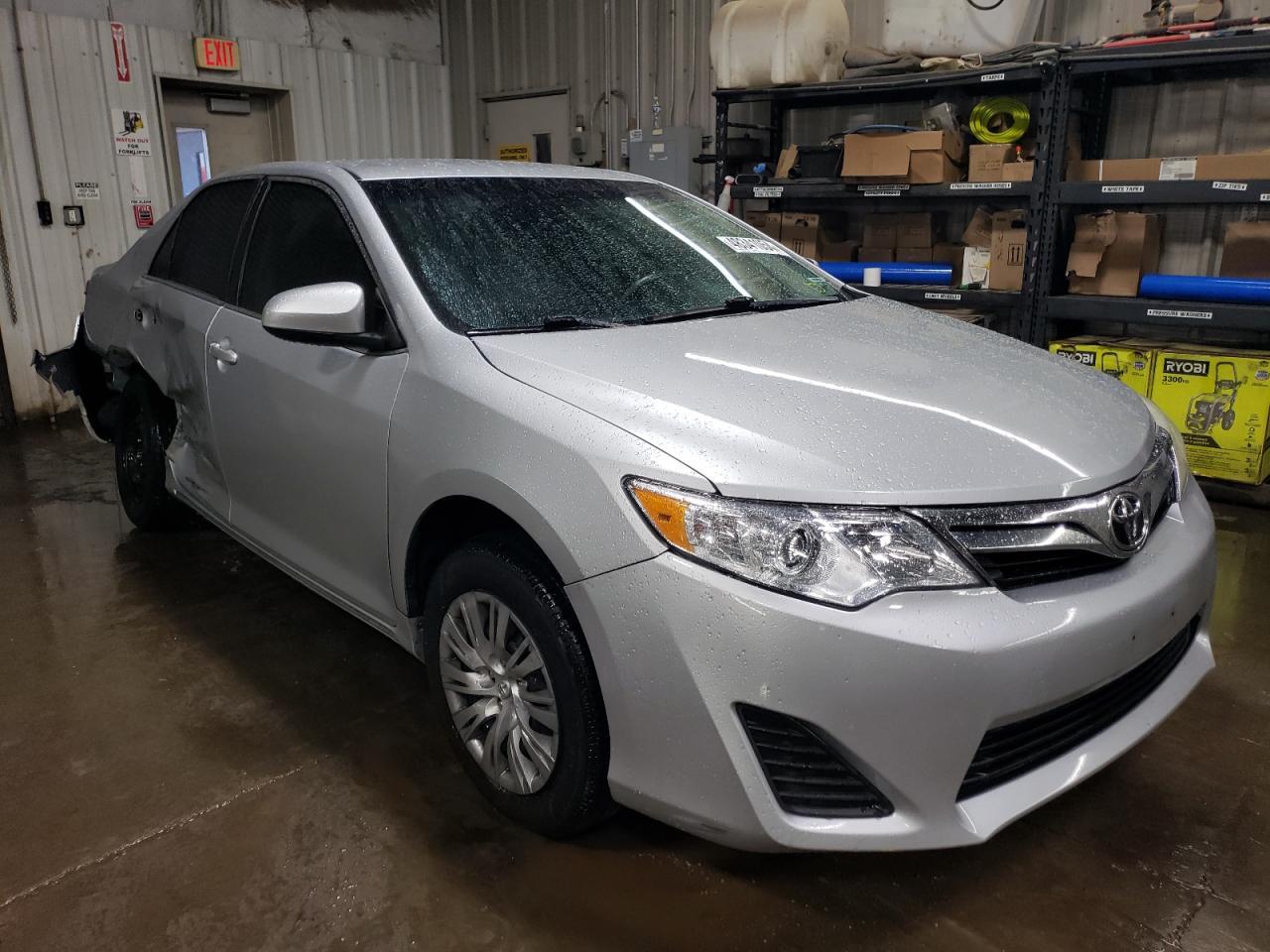 2014 TOYOTA CAMRY L - Image 4