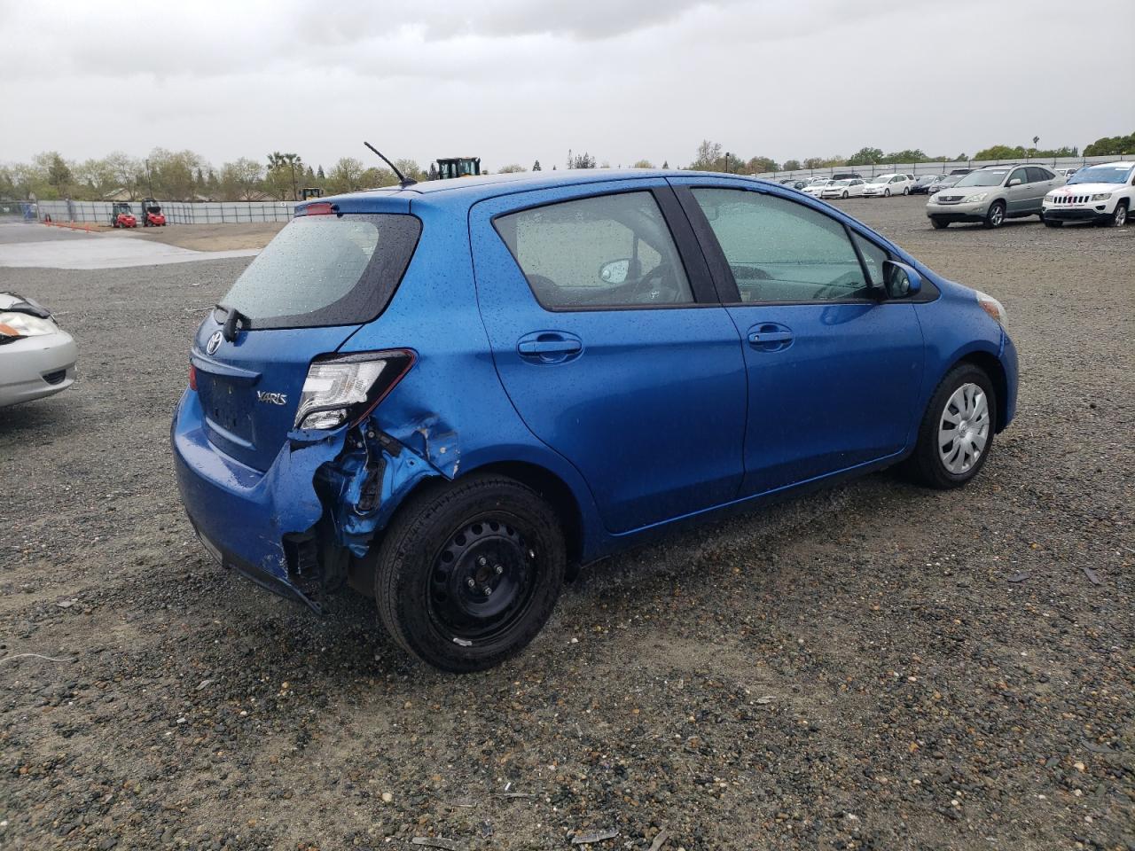 2015 TOYOTA YARIS - Фото 3