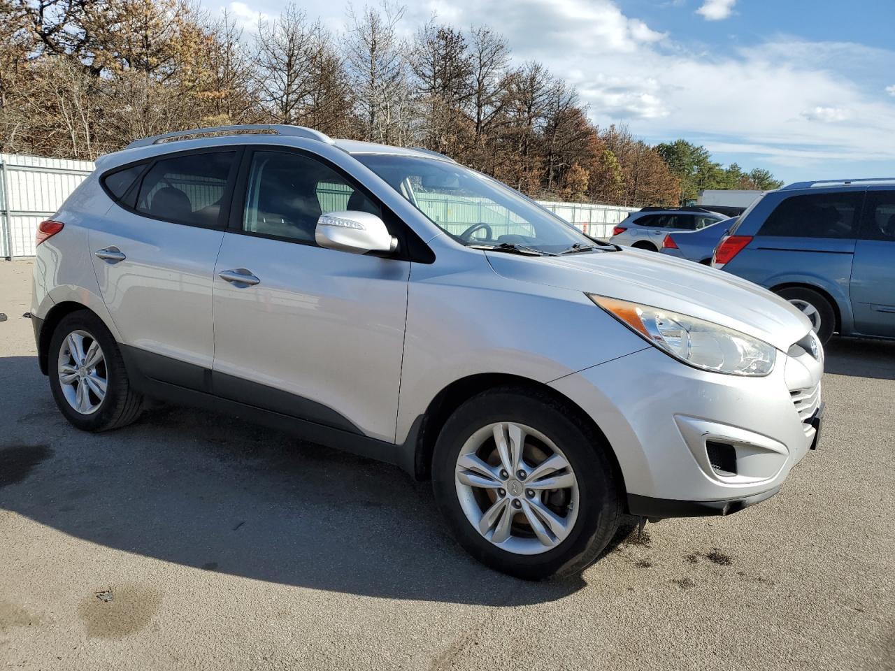 2012 HYUNDAI TUCSON GLS - Image 4