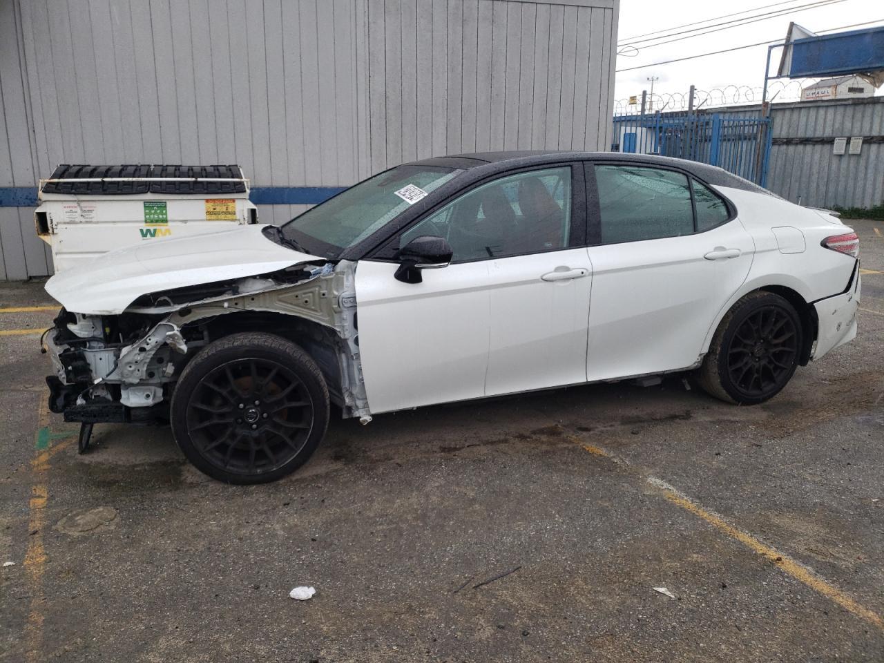 2019 TOYOTA CAMRY XSE car image