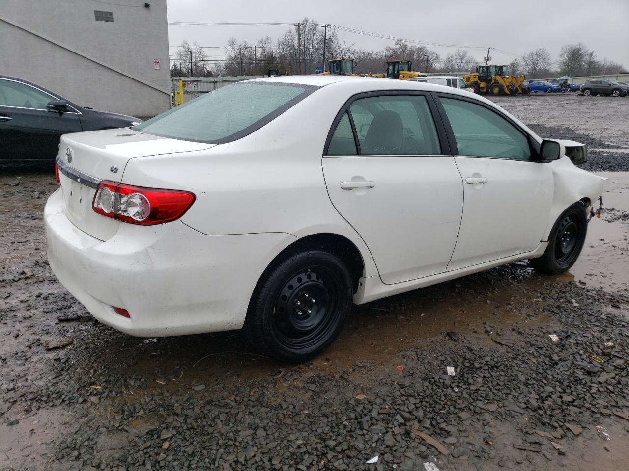 2013 TOYOTA COROLLA BA - Фото 3