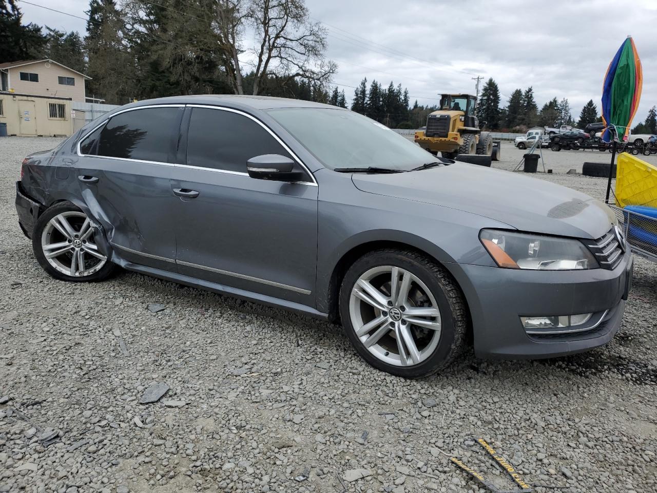 2014 VOLKSWAGEN PASSAT SEL - Фото 4