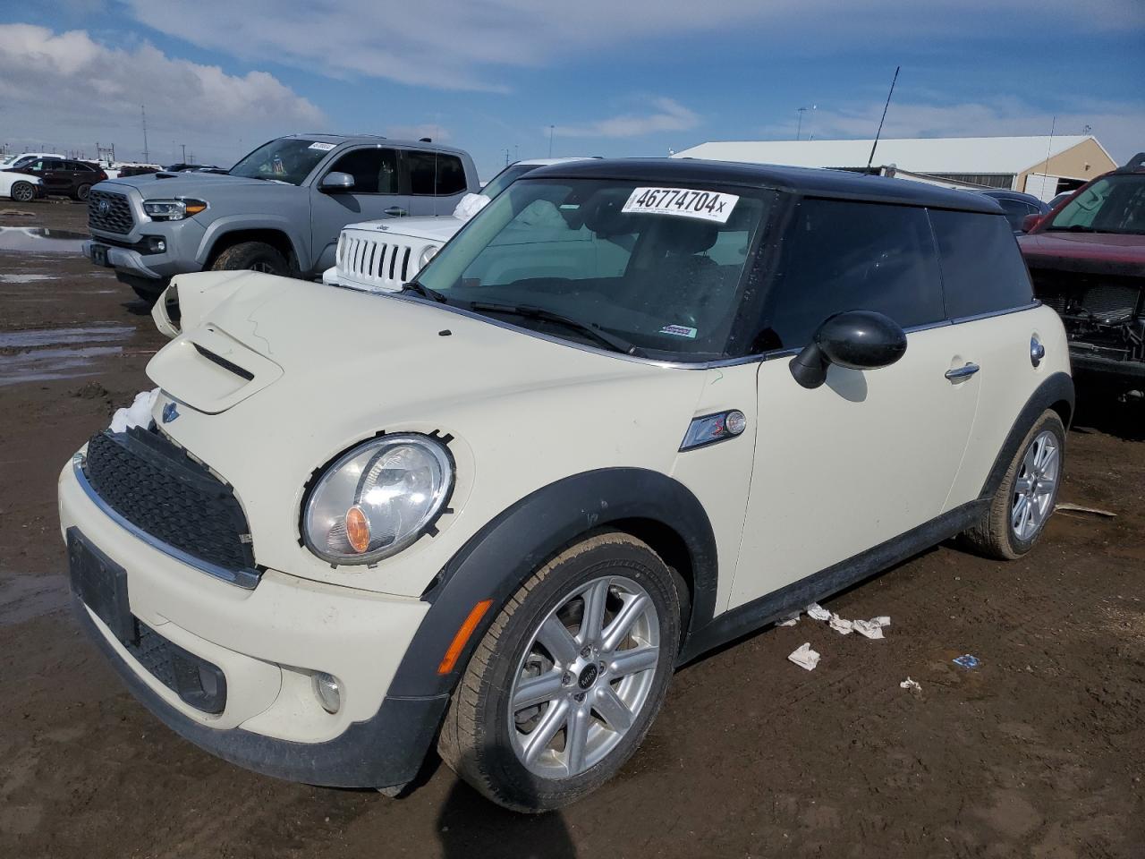 2013 MINI COOPER S car image