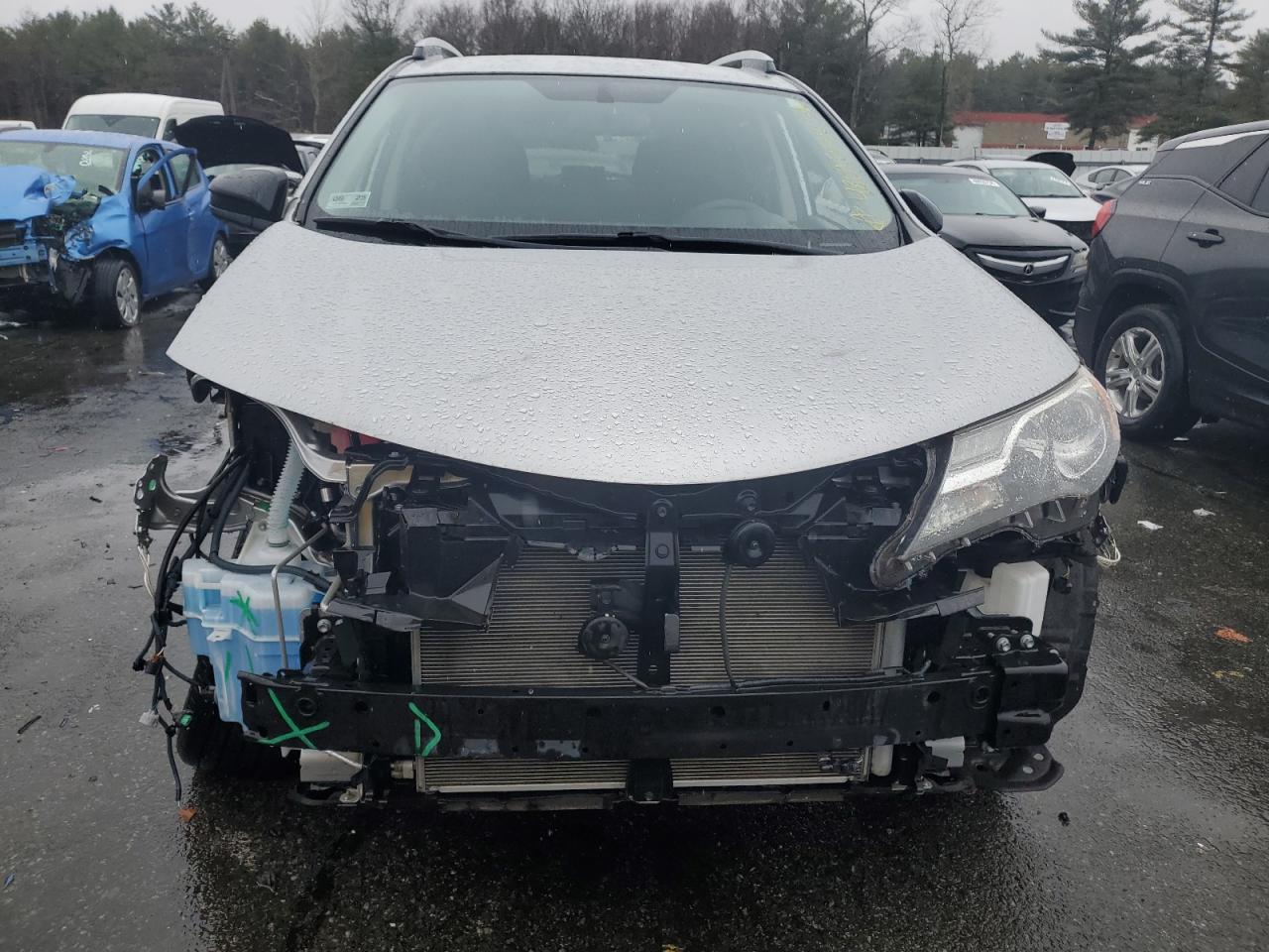 2015 TOYOTA RAV4 LE - Фото 5
