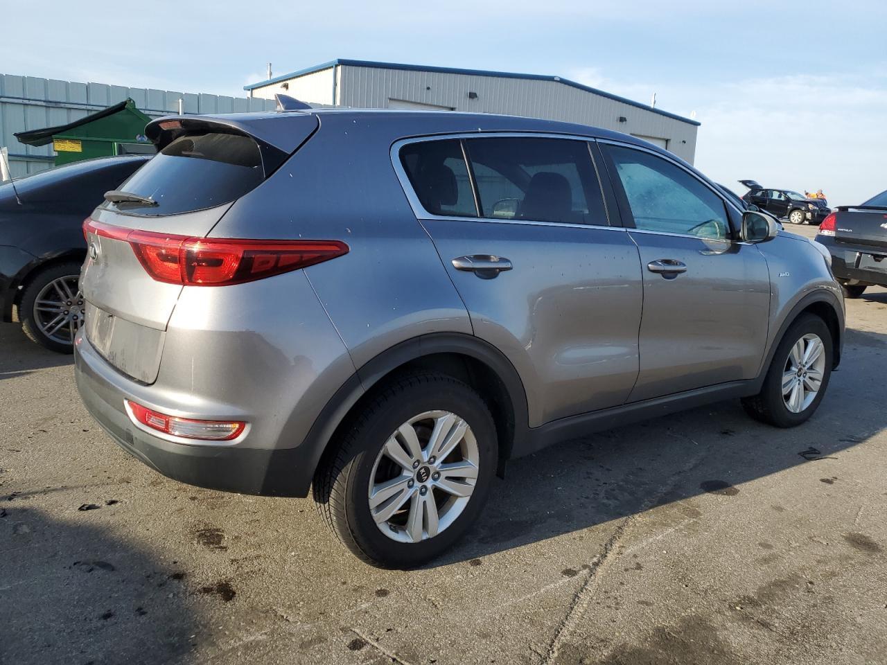 2017 KIA SPORTAGE L - Image 3