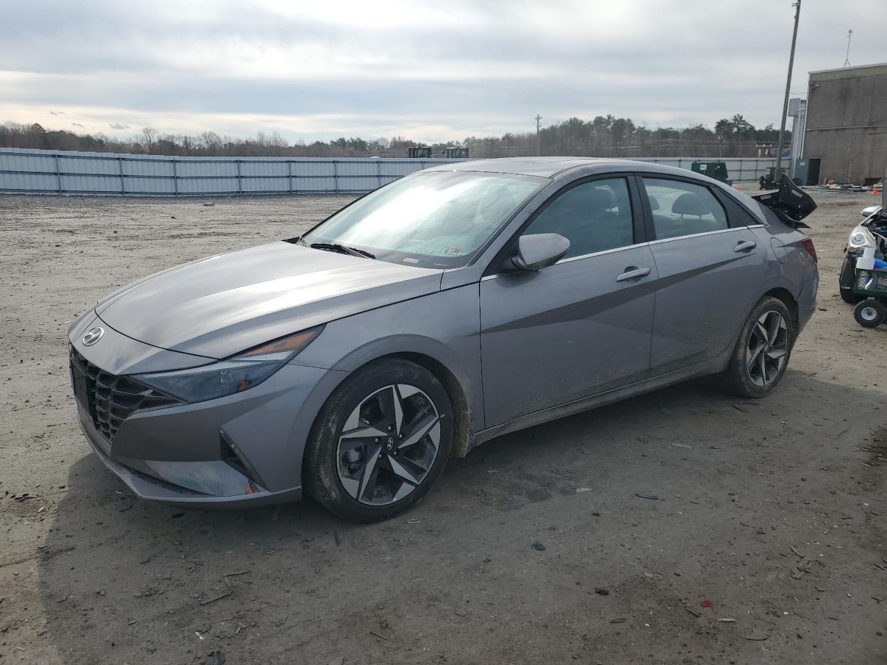 2022 HYUNDAI ELANTRA SE
