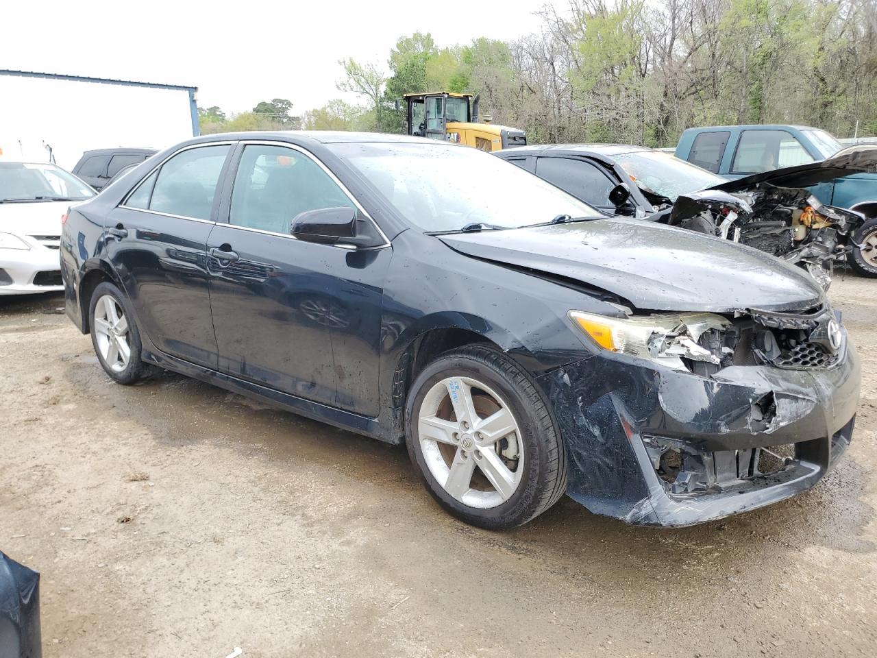 2014 TOYOTA CAMRY L - Image 4