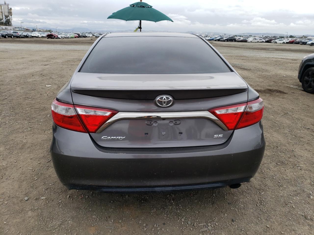2016 TOYOTA CAMRY LE - Фото 6