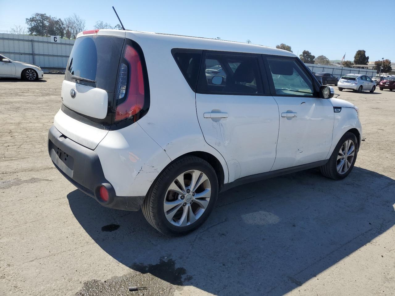 2014 KIA SOUL + - Image 3