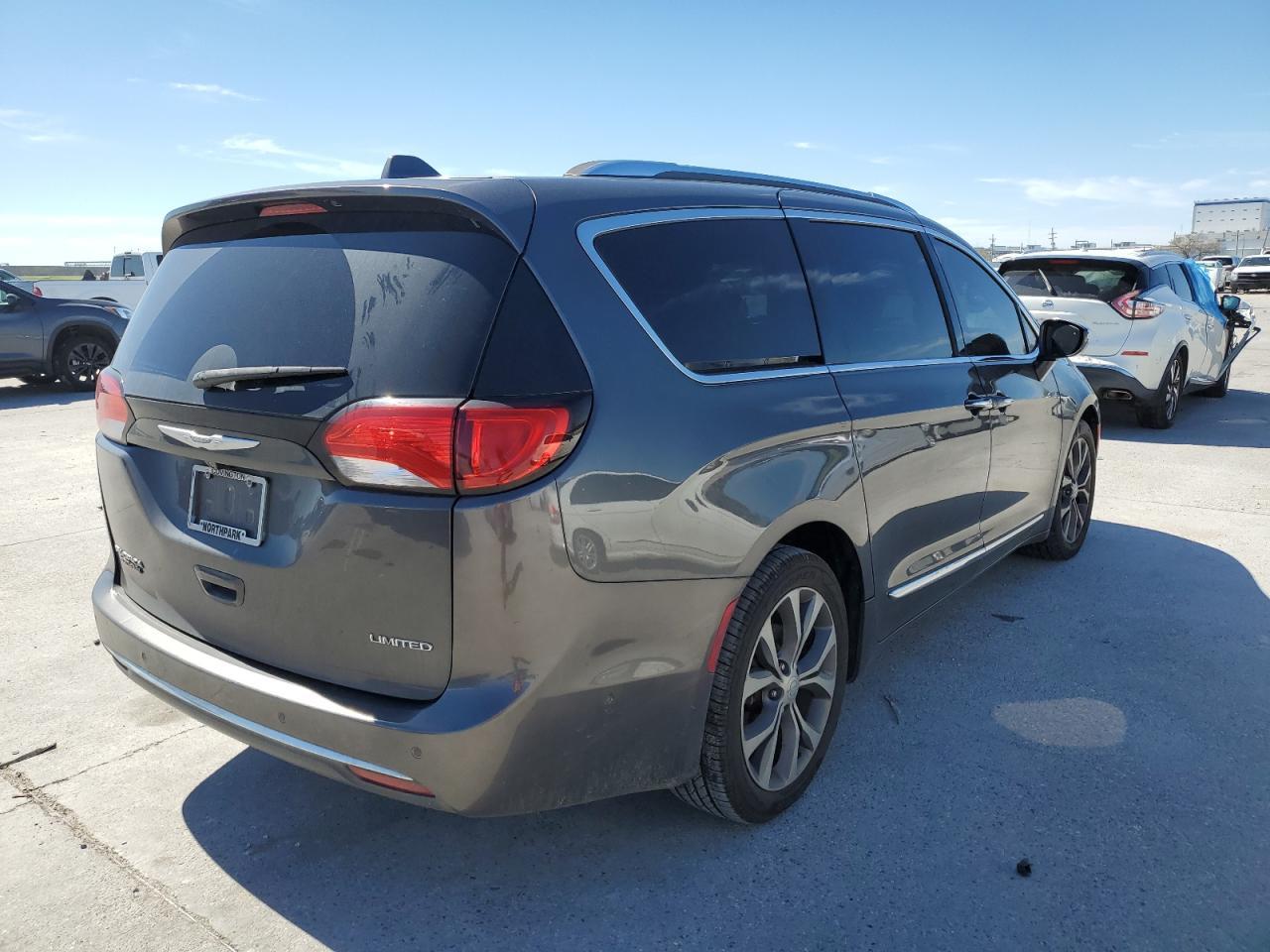2017 CHRYSLER PACIFICA L - Фото 3