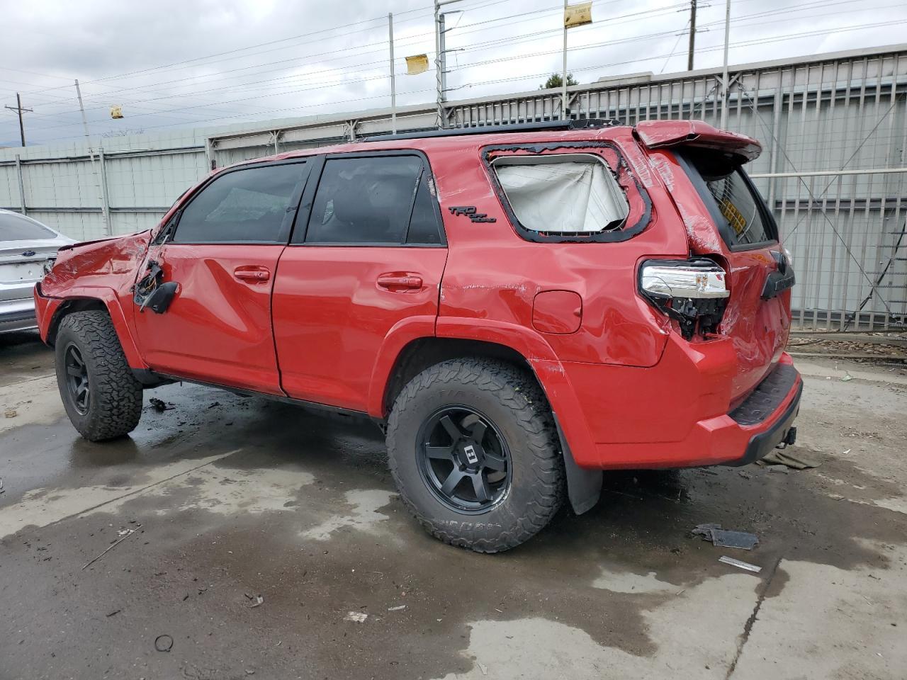 2022 TOYOTA 4RUNNER SR - Image 2