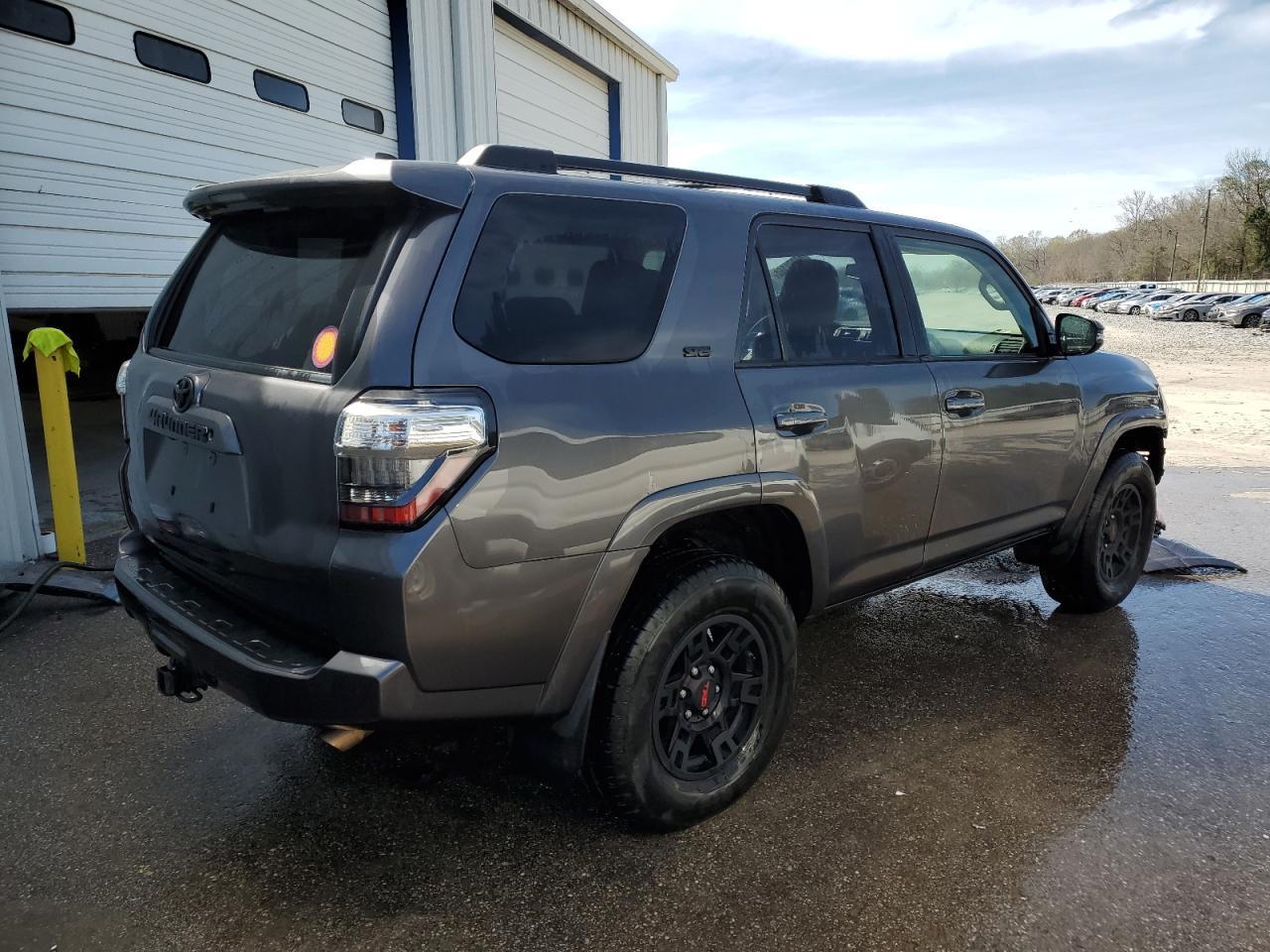 2018 TOYOTA 4RUNNER SR - Image 3