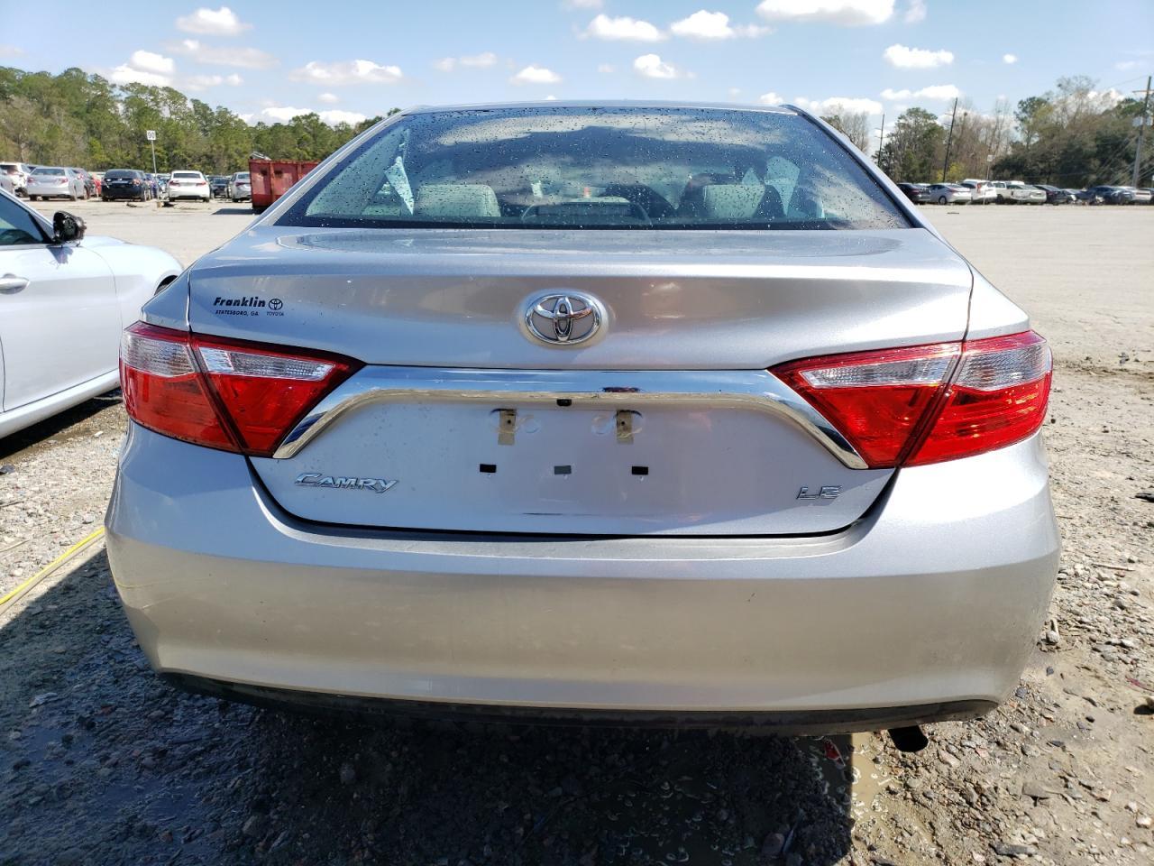 2015 TOYOTA CAMRY LE - Фото 6