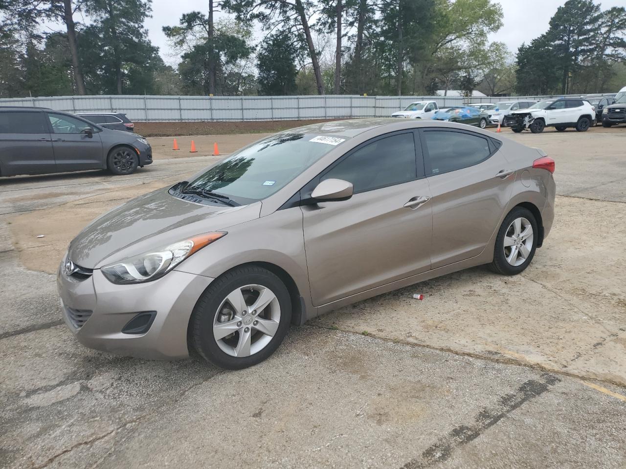 2013 HYUNDAI ELANTRA GL