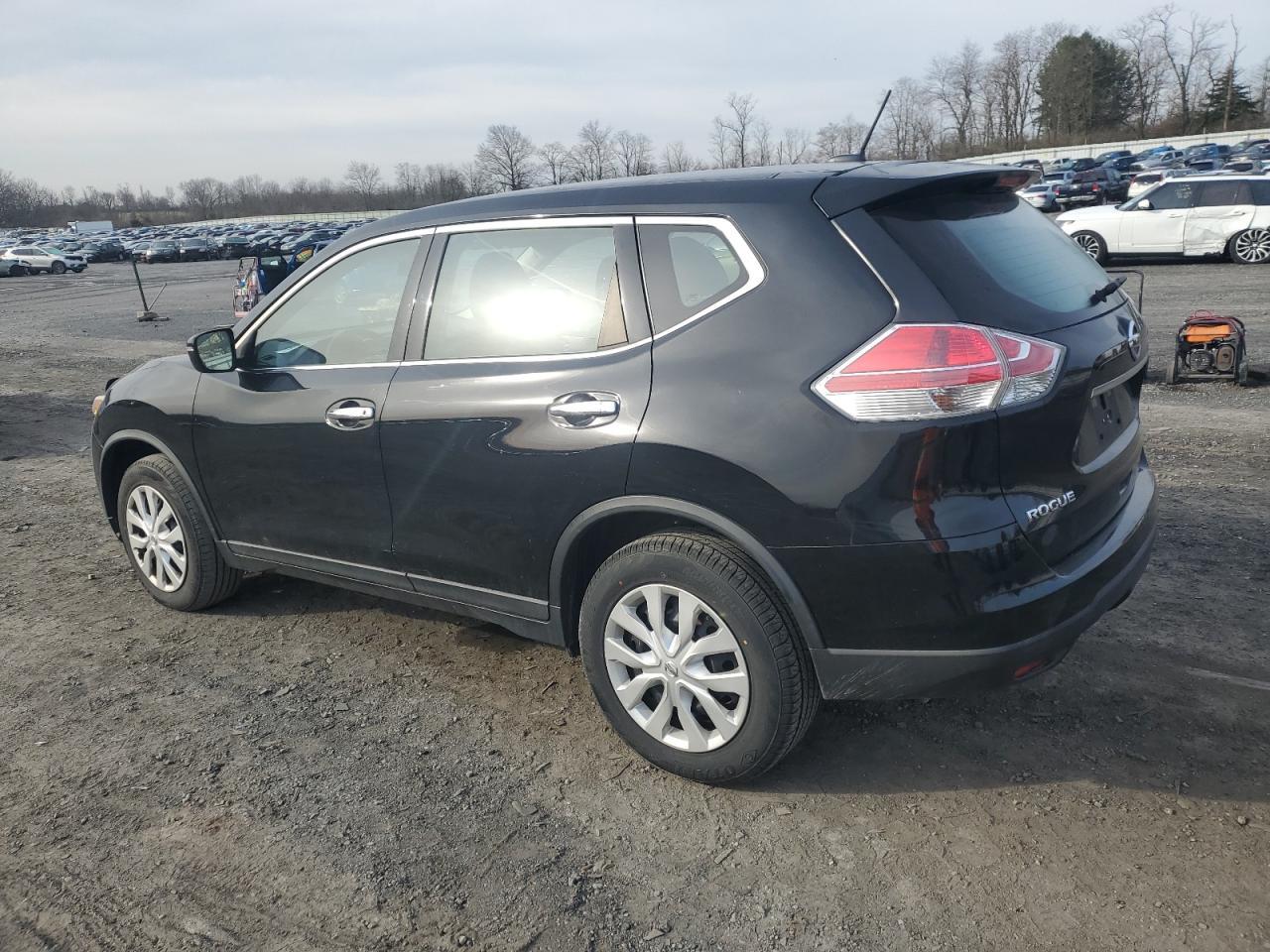 2015 NISSAN ROGUE S - Фото 2