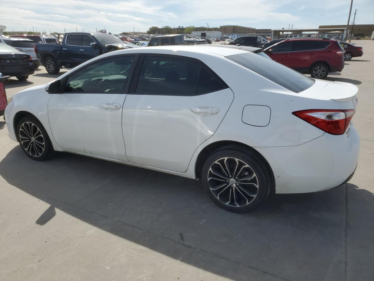 2014 TOYOTA COROLLA L - Image 2