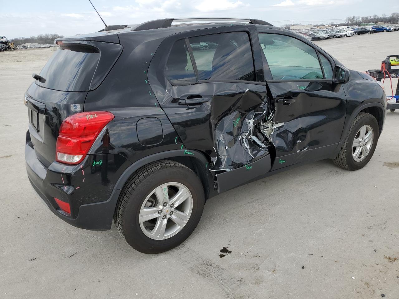 2021 CHEVROLET TRAX 1LT - Image 3