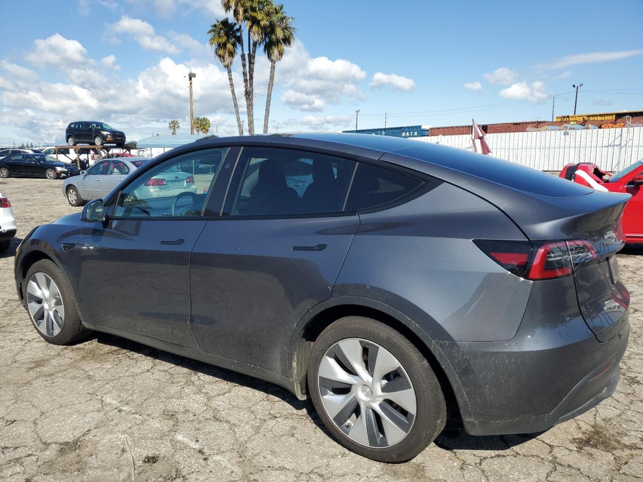 2023 TESLA MODEL Y - Фото 2