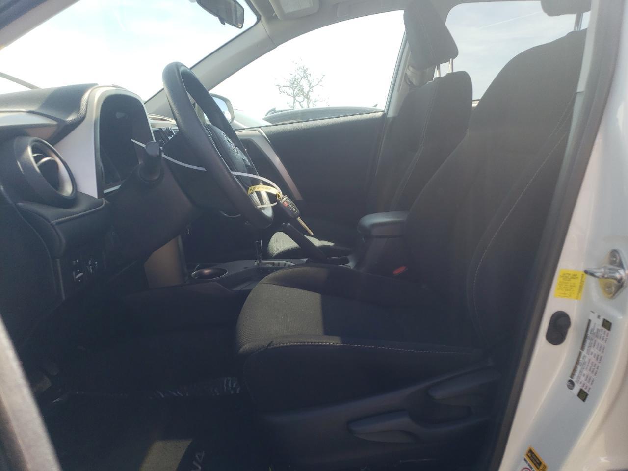 2015 TOYOTA RAV4 XLE - Image 7