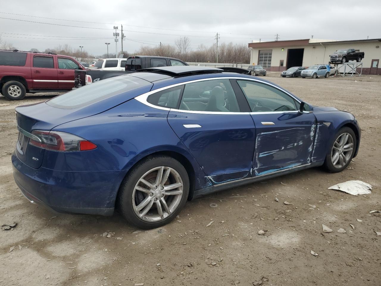 2015 TESLA MODEL S 85 - Фото 3