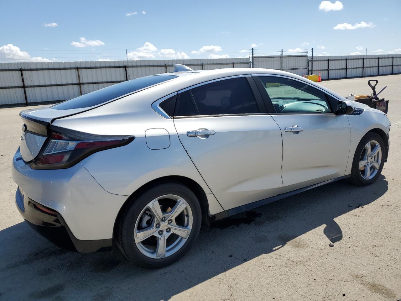 2017 CHEVROLET VOLT LT - Image 3
