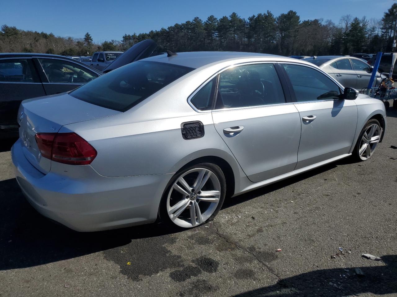 2014 VOLKSWAGEN PASSAT SE - Фото 3