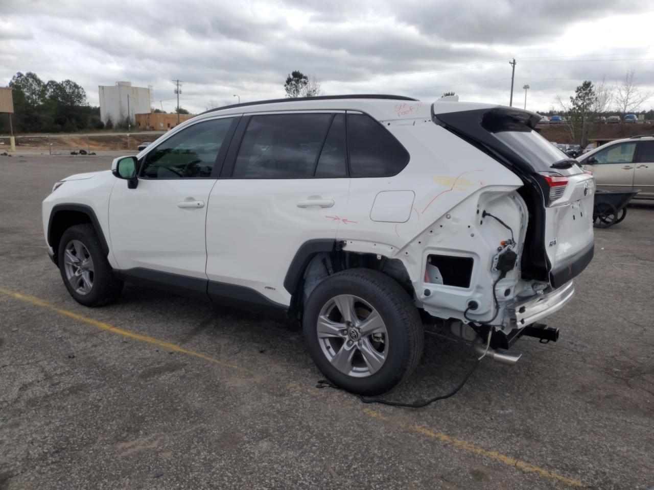 2022 TOYOTA RAV4 XLE - Image 2