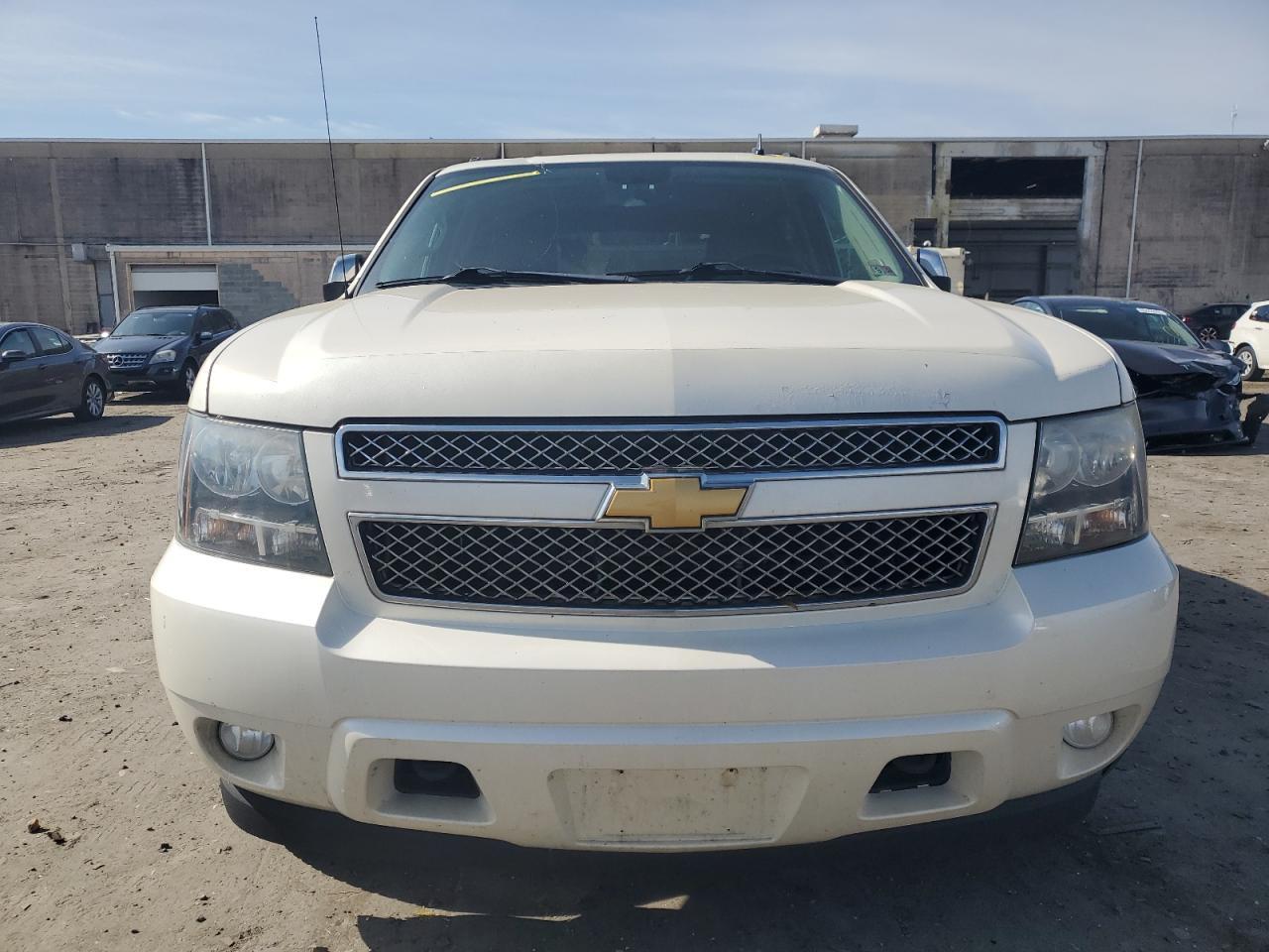 2013 CHEVROLET AVALANCHE - Image 5
