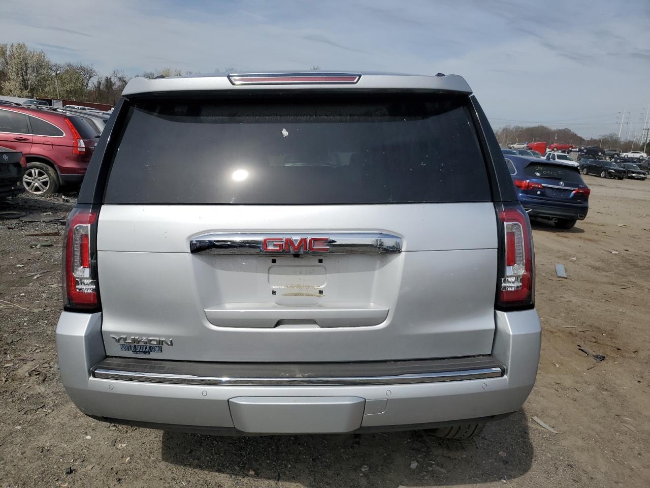 2017 GMC YUKON DENA - Фото 6