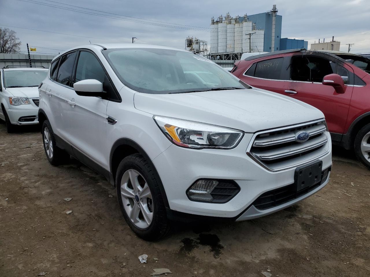 2017 FORD ESCAPE SE - Image 4