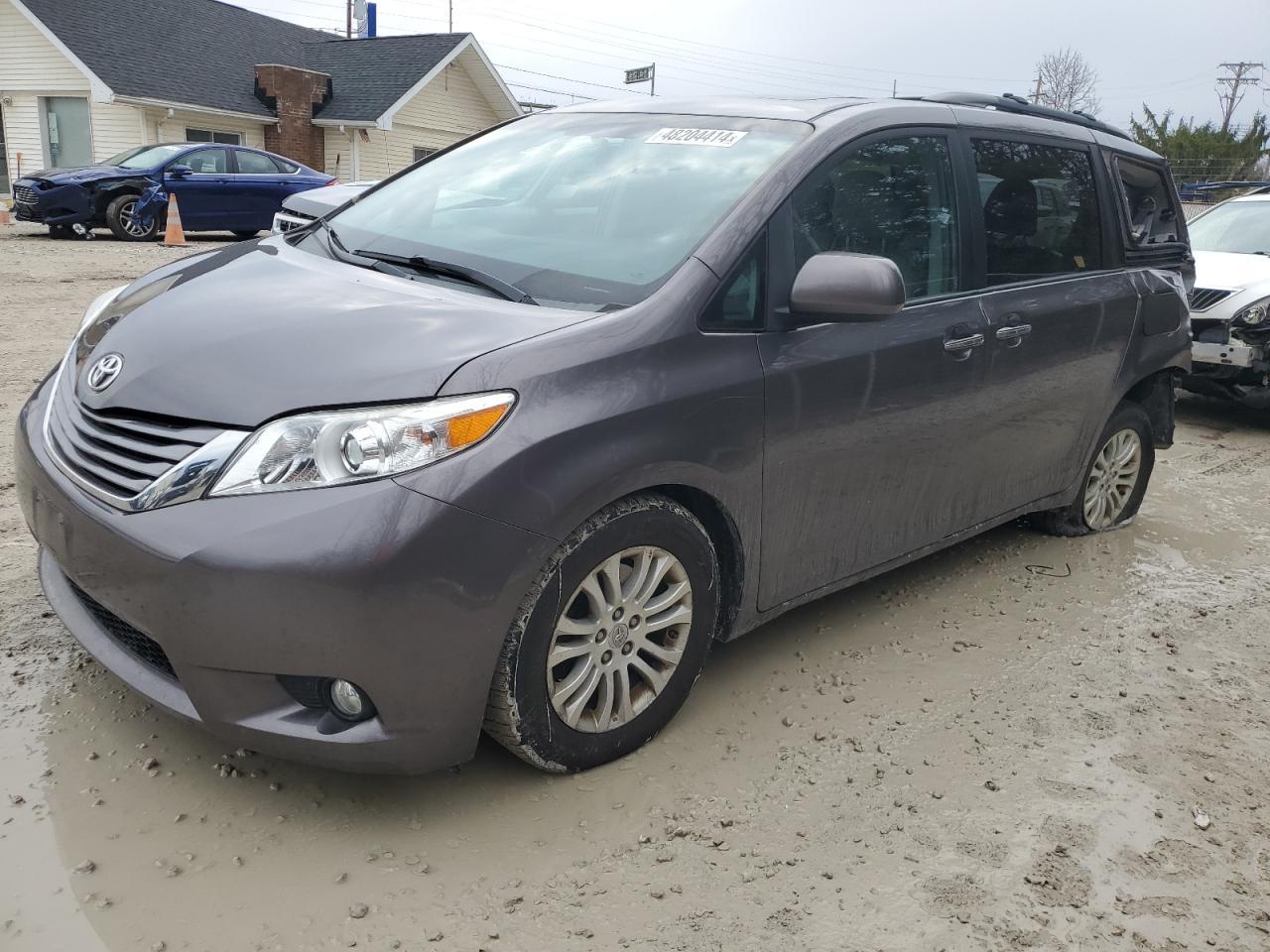 2015 TOYOTA SIENNA XLE