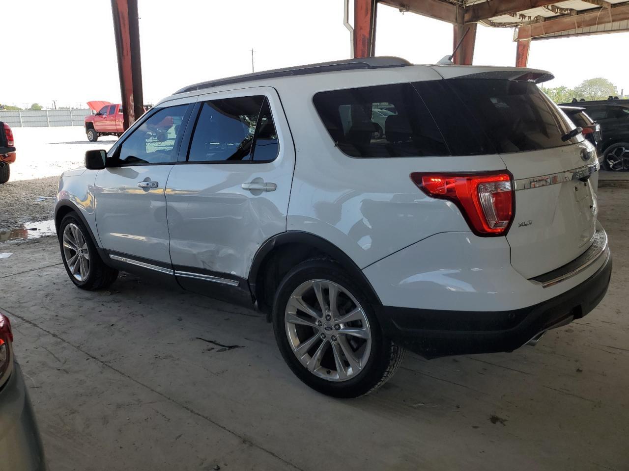 2018 FORD EXPLORER X - Image 2