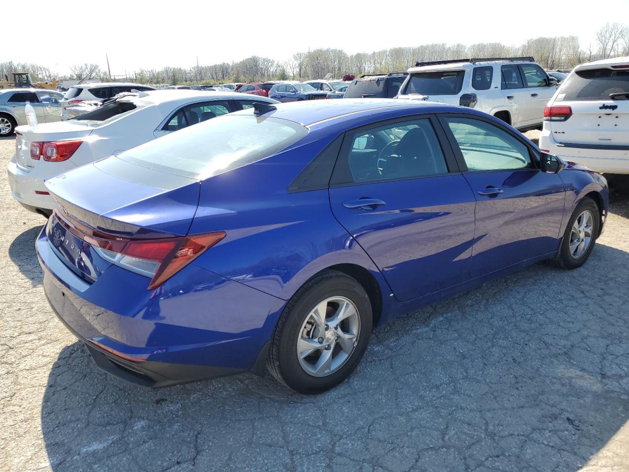 2022 HYUNDAI ELANTRA SE - Image 3