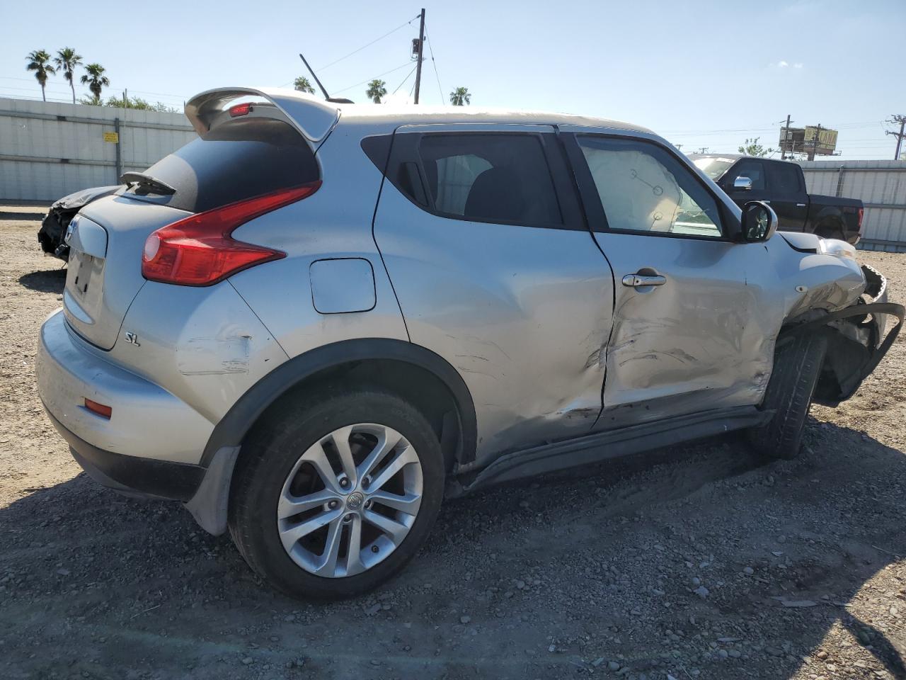 2011 NISSAN JUKE S - Фото 3