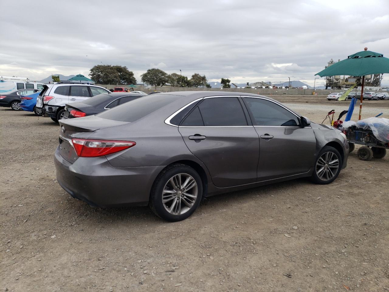 2016 TOYOTA CAMRY LE - Фото 3