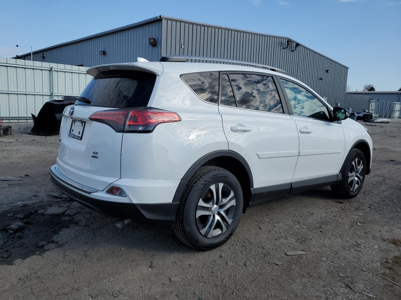 2018 TOYOTA RAV4 LE - Image 3