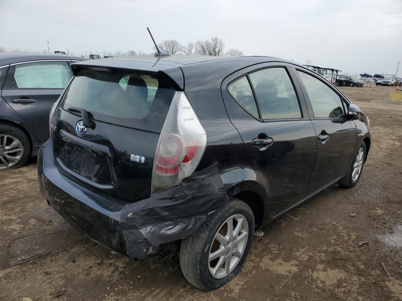 2013 TOYOTA PRIUS C - Фото 3