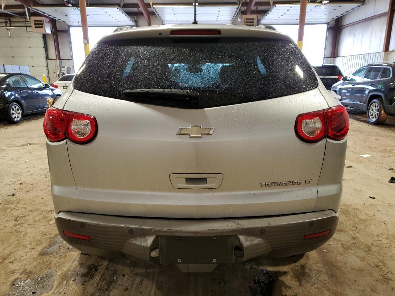2012 CHEVROLET TRAVERSE L - Image 6