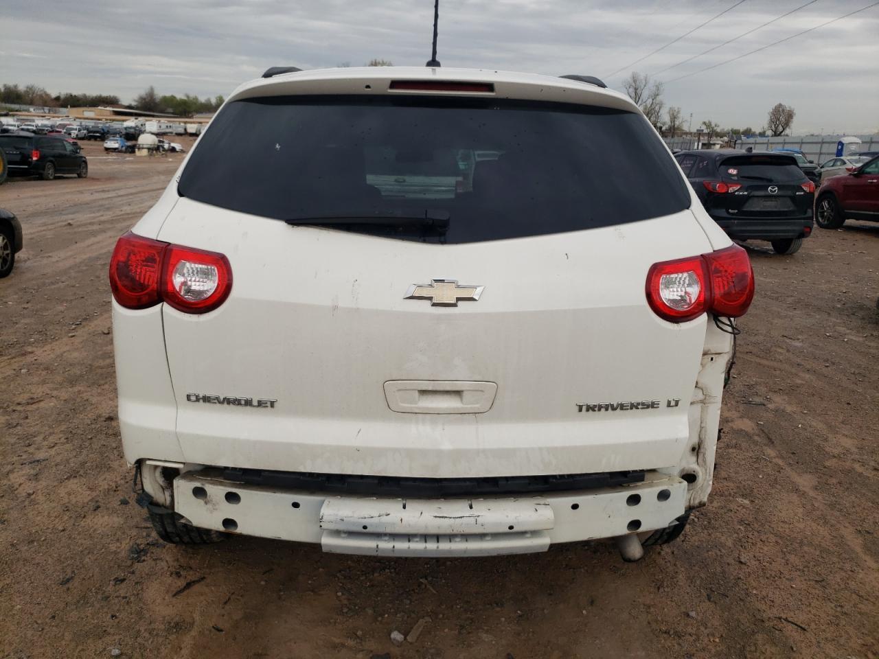 2011 CHEVROLET TRAVERSE L - Image 6
