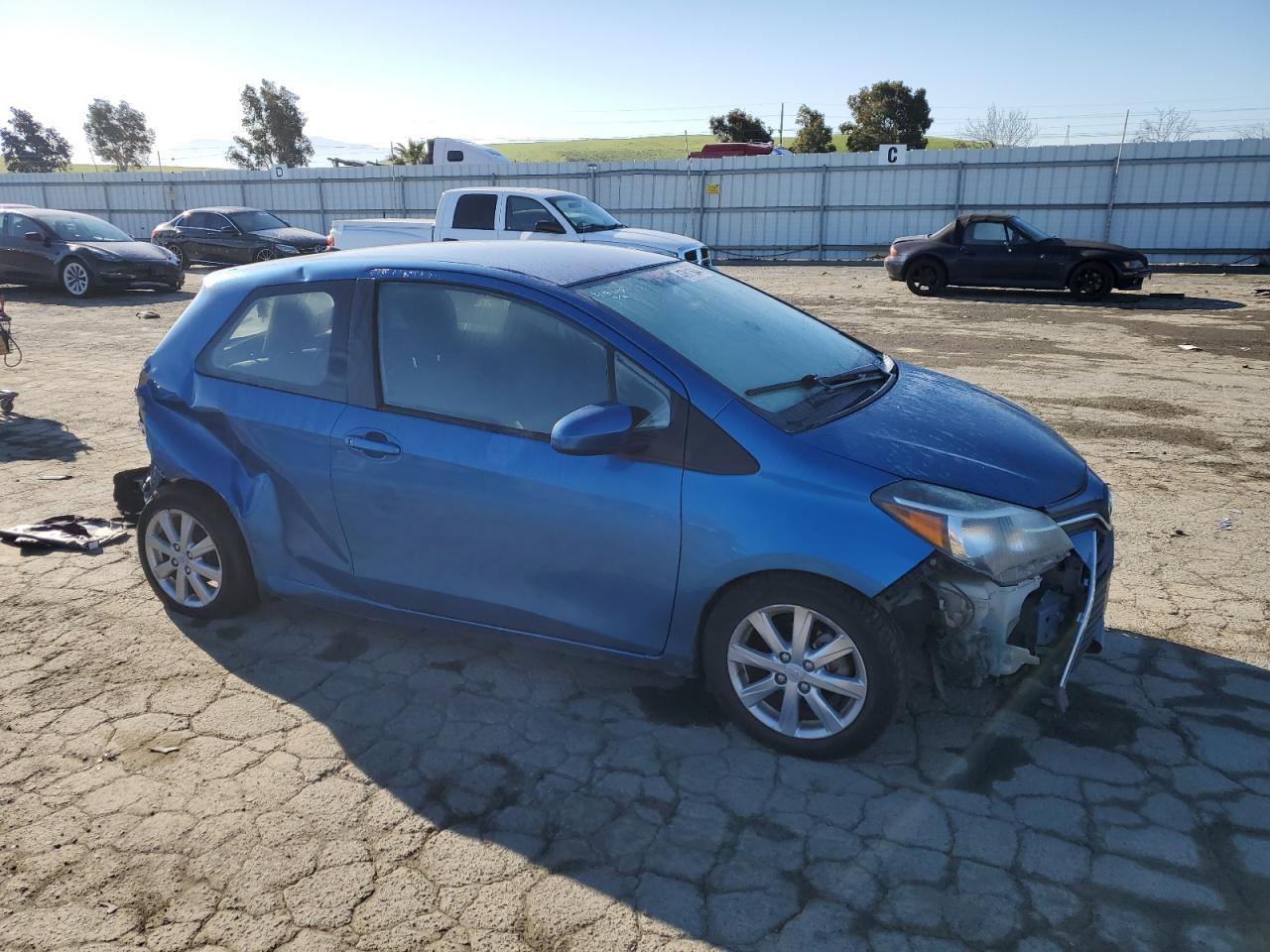 2015 TOYOTA YARIS - Фото 4