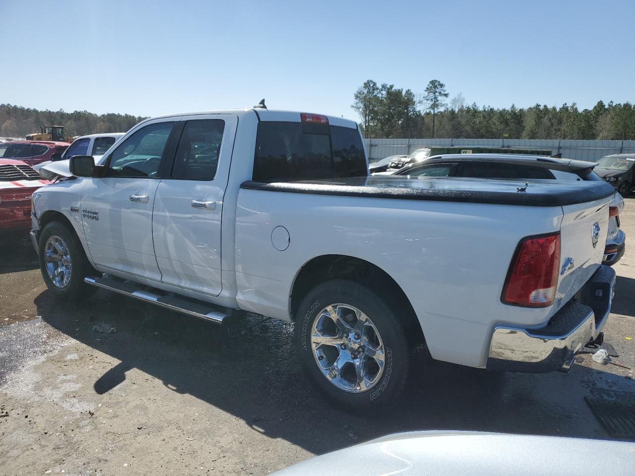 2017 RAM 1500 SLT - Фото 2