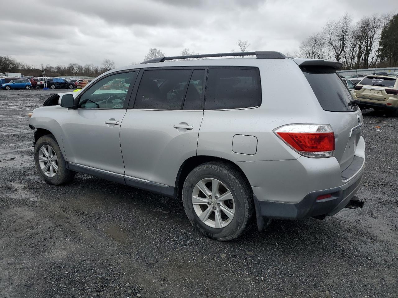 2011 TOYOTA HIGHLANDER - Фото 2