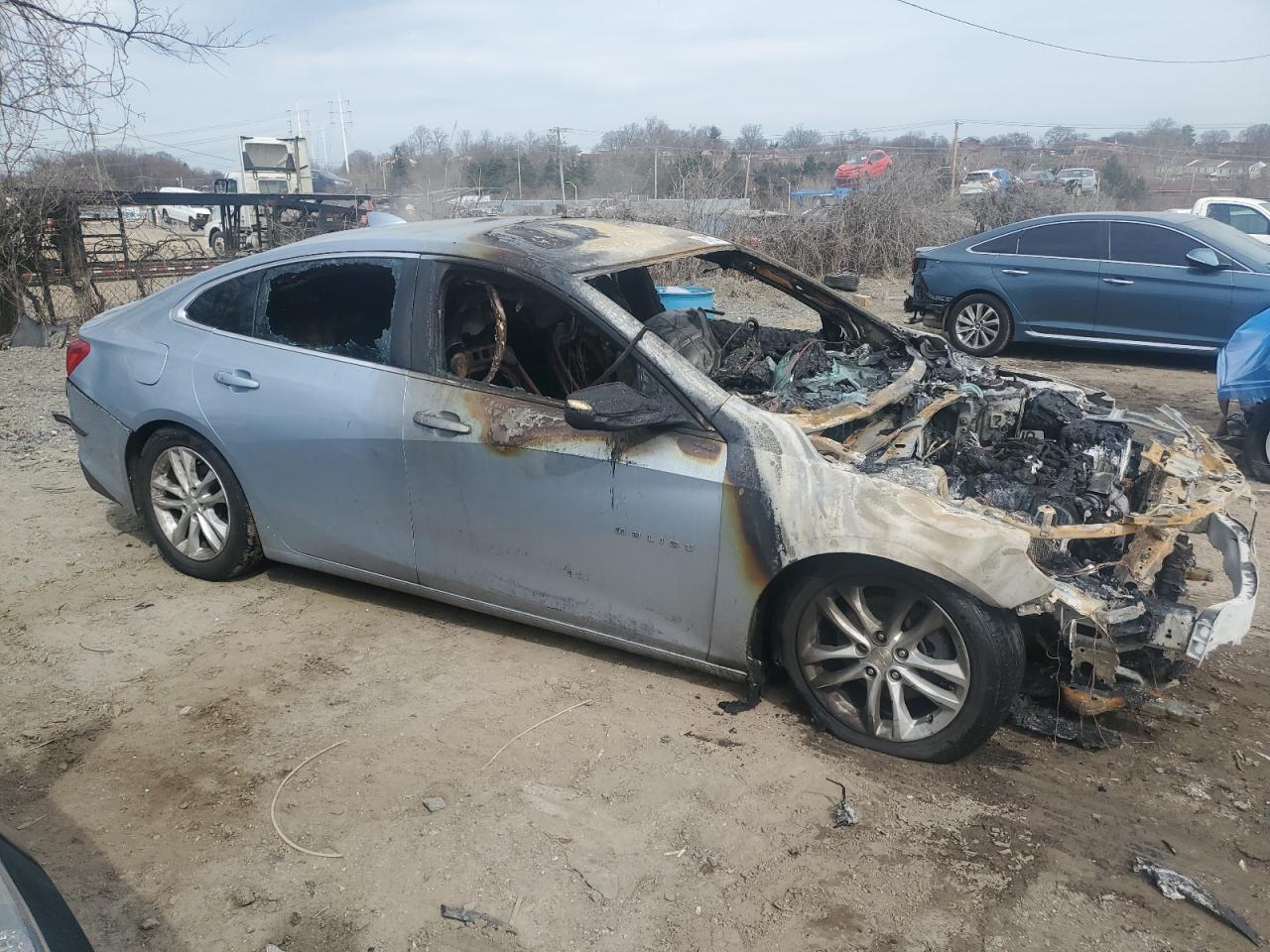 2017 CHEVROLET MALIBU LT - Image 4