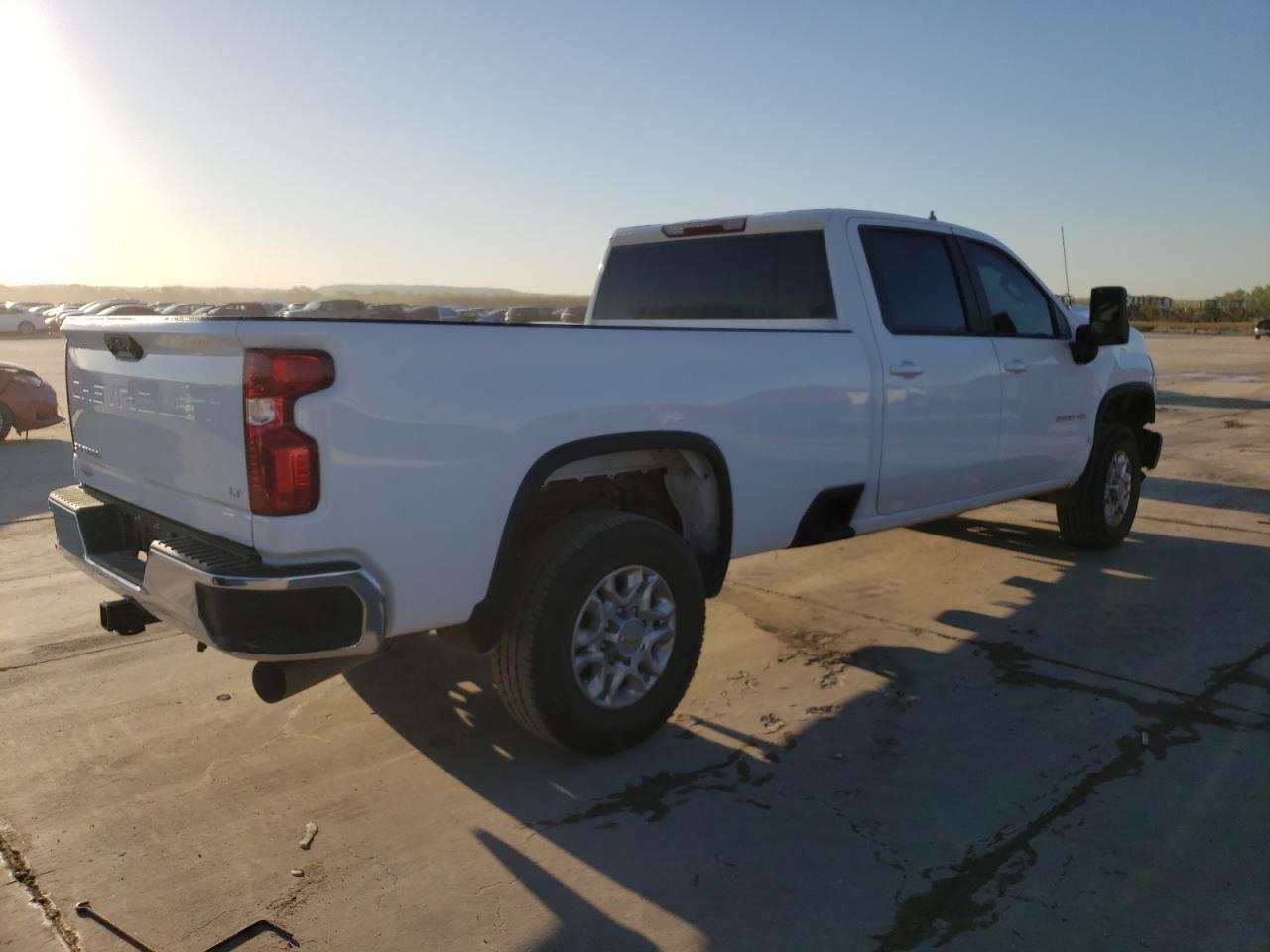 2024 CHEVROLET SILVERADO - Image 3