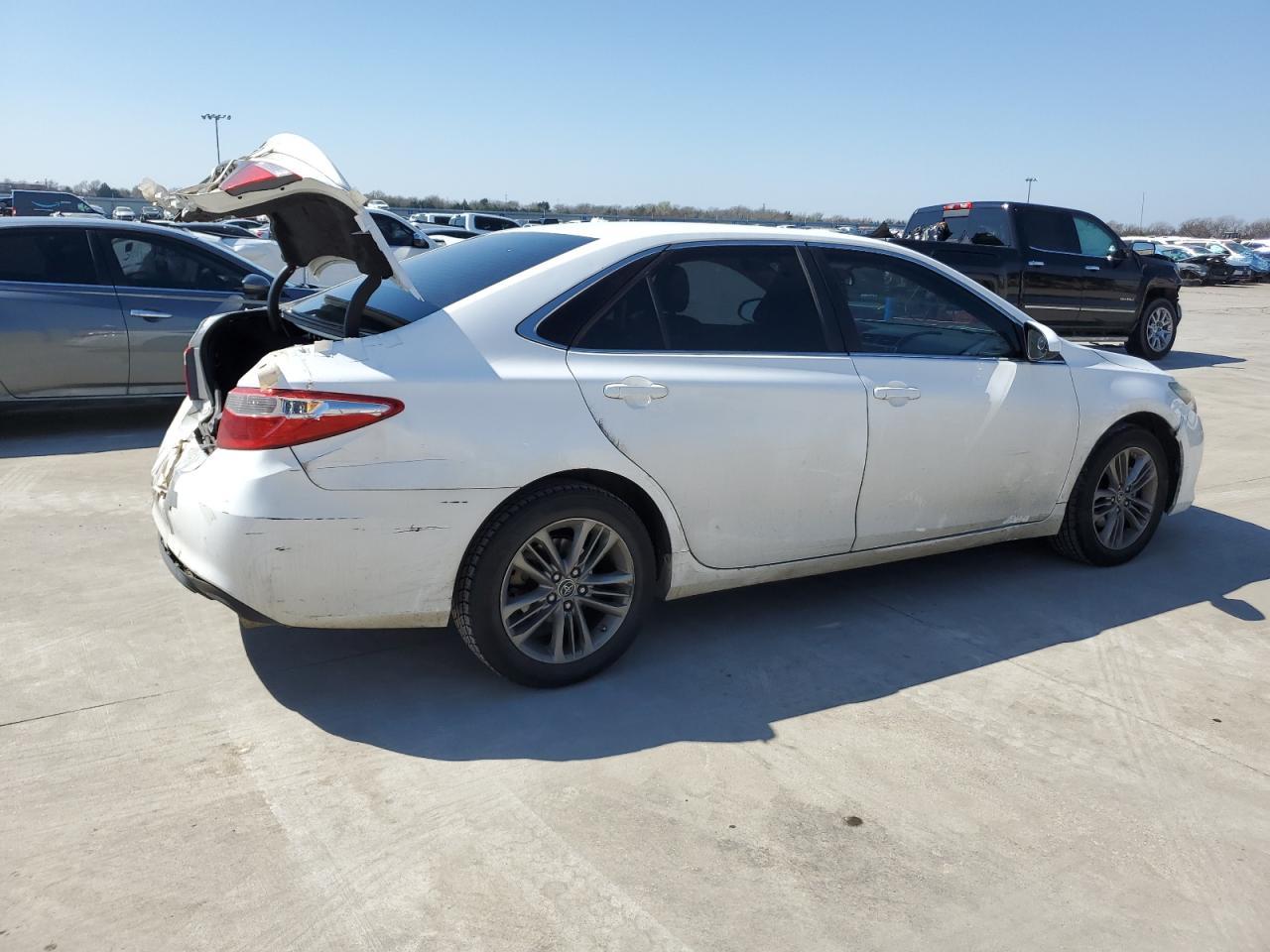2016 TOYOTA CAMRY LE - Фото 3