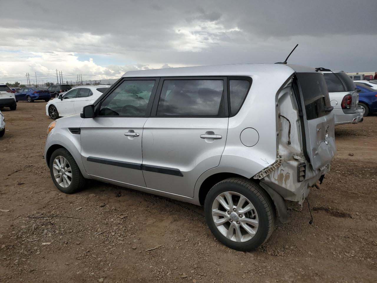 2013 KIA SOUL + - Image 2
