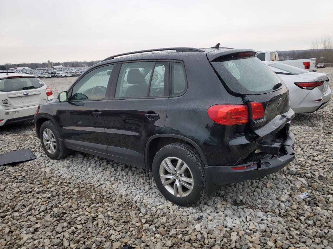 2015 VOLKSWAGEN TIGUAN S - Фото 2